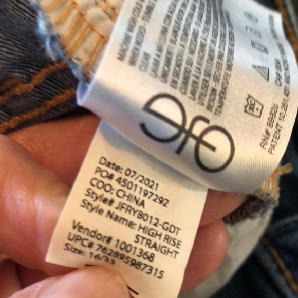 Frayed High Rise Straight Leg Medium Wash Jeans Size 16/33 - Picture 10 of 10